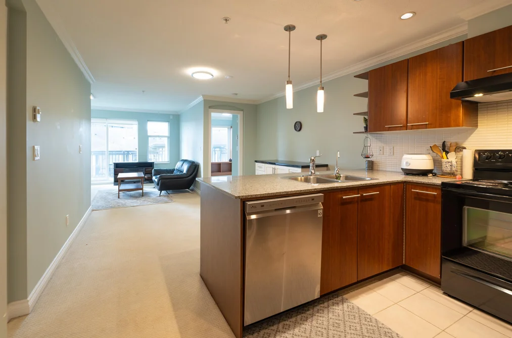 Condo for sale at 303 4799 Brentwood Drive Burnaby British Columbia - MLS: R3116051