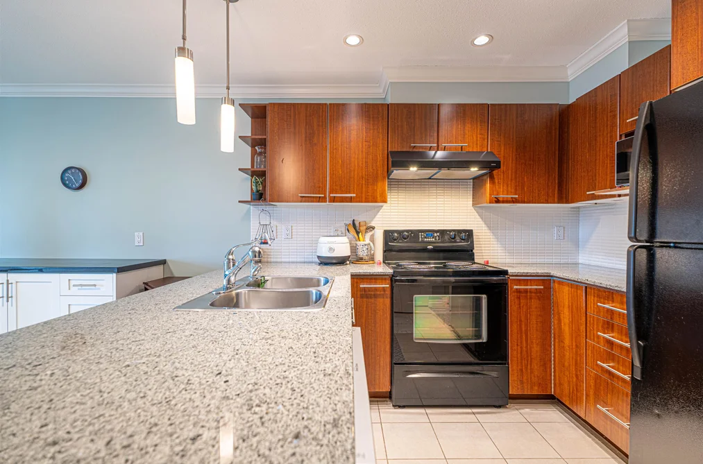303 4799 BRENTWOOD DRIVE, Burnaby BC V5C 0C4, Burnaby BC — Residential for Sale - Photo 2