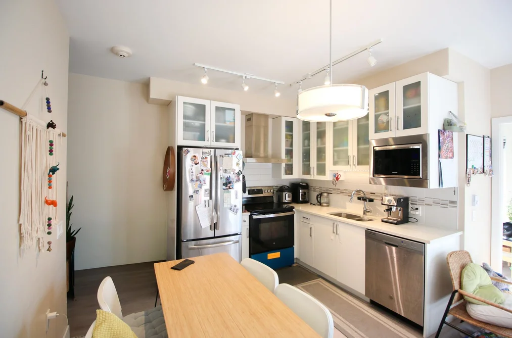 303 4882 SLOCAN STREET, Vancouver BC V5R 2A3, Vancouver BC — Residential for Sale — Photo 3 of 20