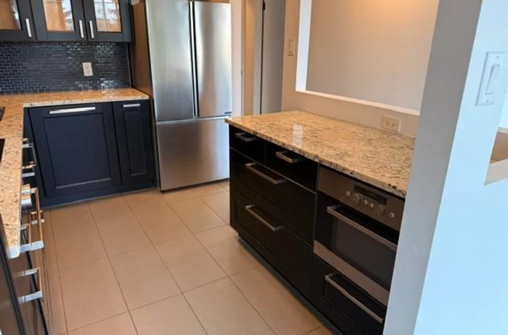 303 6540 BURLINGTON AVENUE, Burnaby BC V5H 4G3, Burnaby BC — Residential for Sale - Photo 2