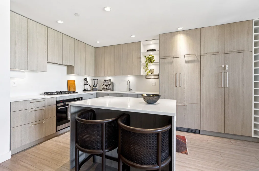 303 707 E 3RD STREET, North Vancouver BC V7L 1G8, North Vancouver BC — Residential for Sale - Photo 3