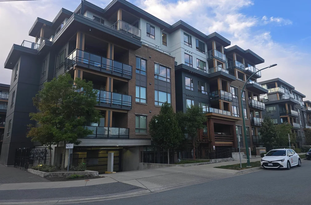 Condo for sale at 303 721 Anskar Court Coquitlam British Columbia - MLS: R3161686