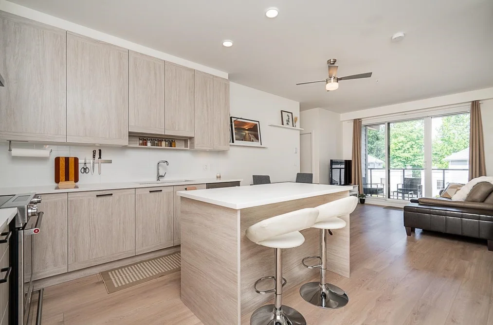 Condo for sale at 303 7579 16th Street Burnaby British Columbia - MLS: R3143835