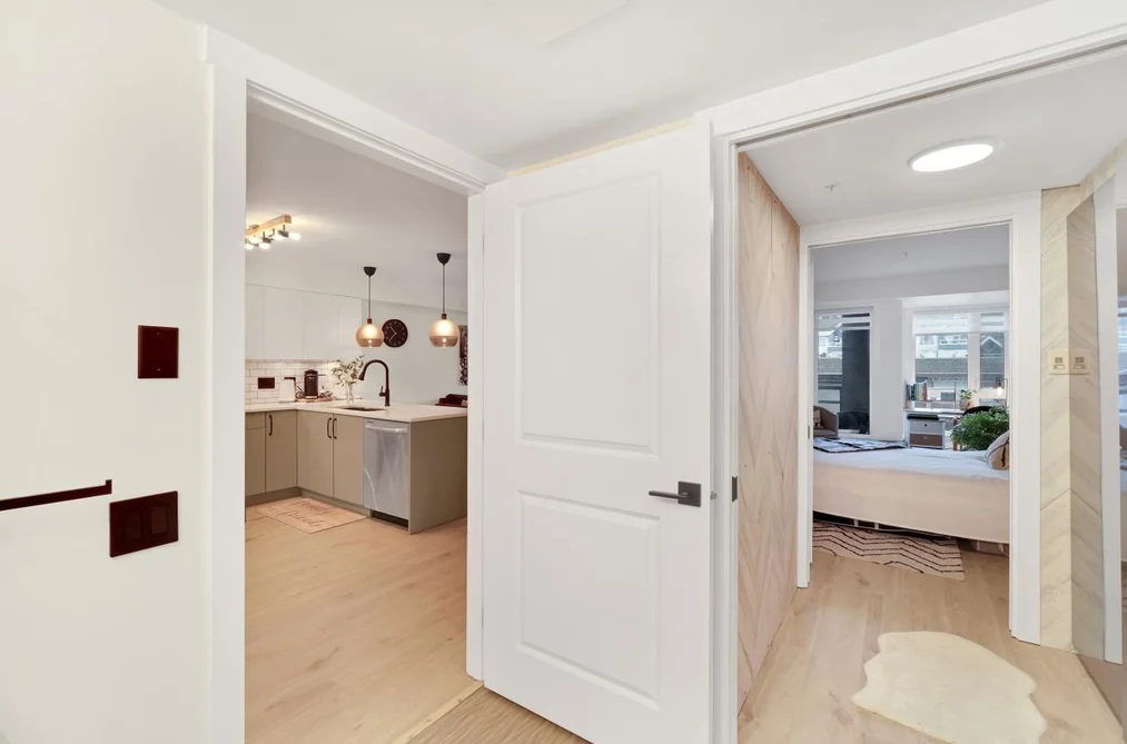 303 857 W 15TH STREET, North Vancouver BC V7P 1M5, North Vancouver BC — Residential for Sale — Photo 4 of 15