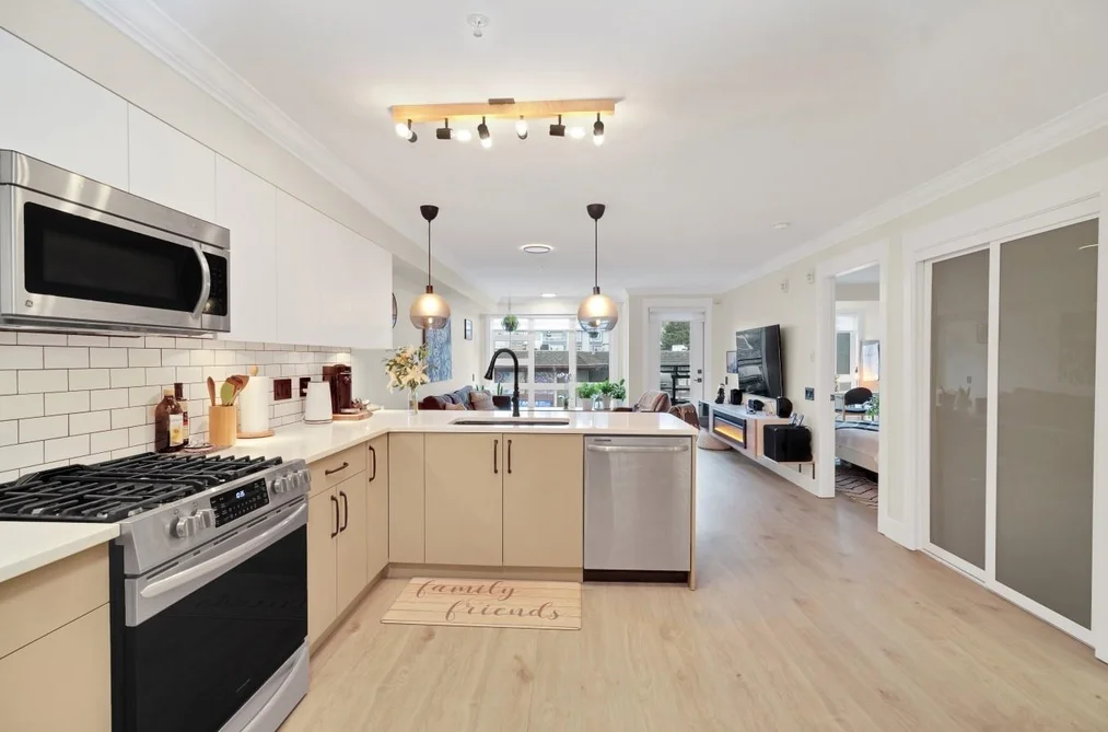 303 857 W 15TH STREET, North Vancouver BC V7P 1M5, North Vancouver BC — Residential for Sale — Photo 8 of 15