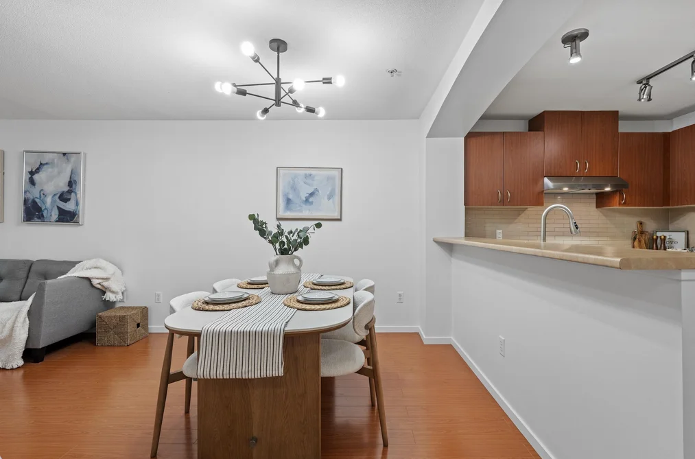 303 9098 HALSTON COURT, Burnaby BC V3N 0A6, Burnaby BC — Residential for Sale - Photo 4