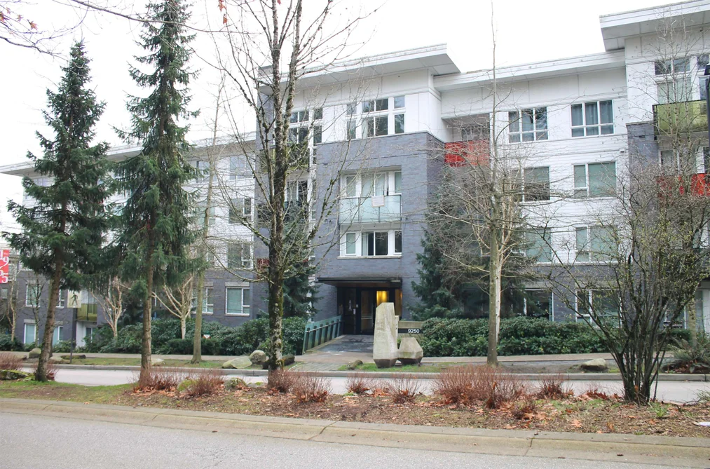 Condo for sale at 303 9250 University High Street Burnaby British Columbia - MLS: R3087616