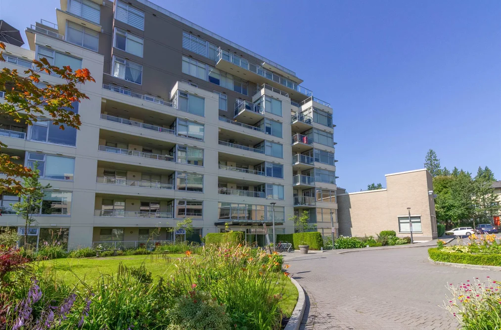 Condo for sale at 303 9298 University Crescent Burnaby British Columbia - MLS: R3147181