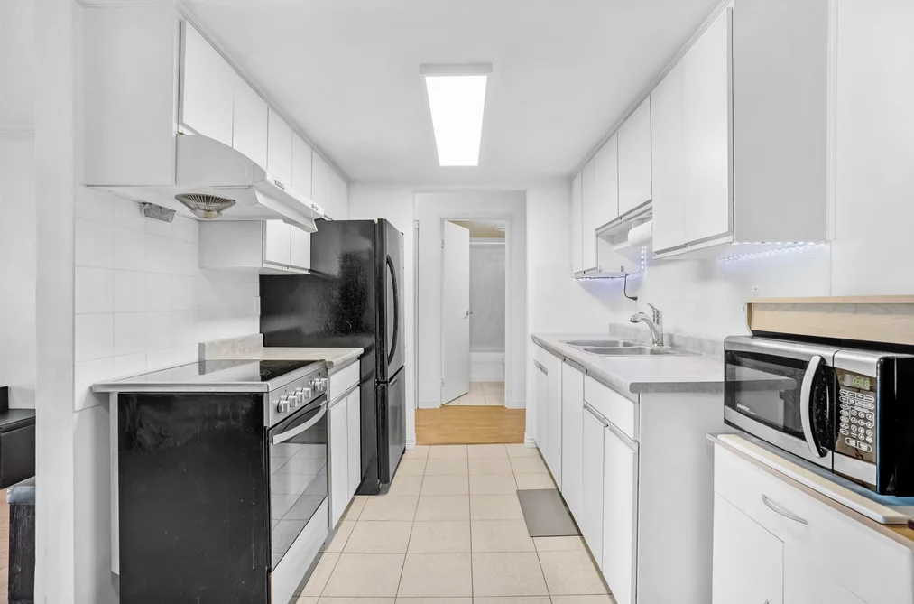 303 975 E BROADWAY, Vancouver BC V5T 1Y3, Vancouver BC — Residential for Sale - Photo 2