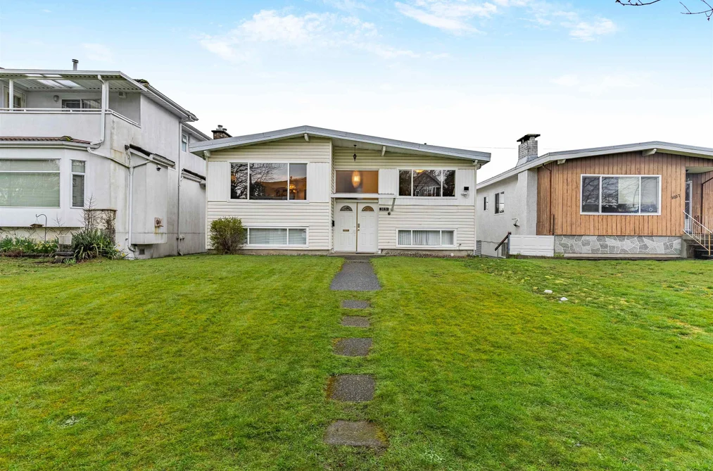 House for sale at 3031 E 16th Avenue Vancouver British Columbia - MLS: R3118940