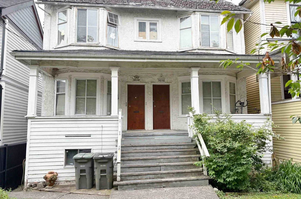 House for sale at 3034 Glen Drive Vancouver British Columbia - MLS: R3134645
