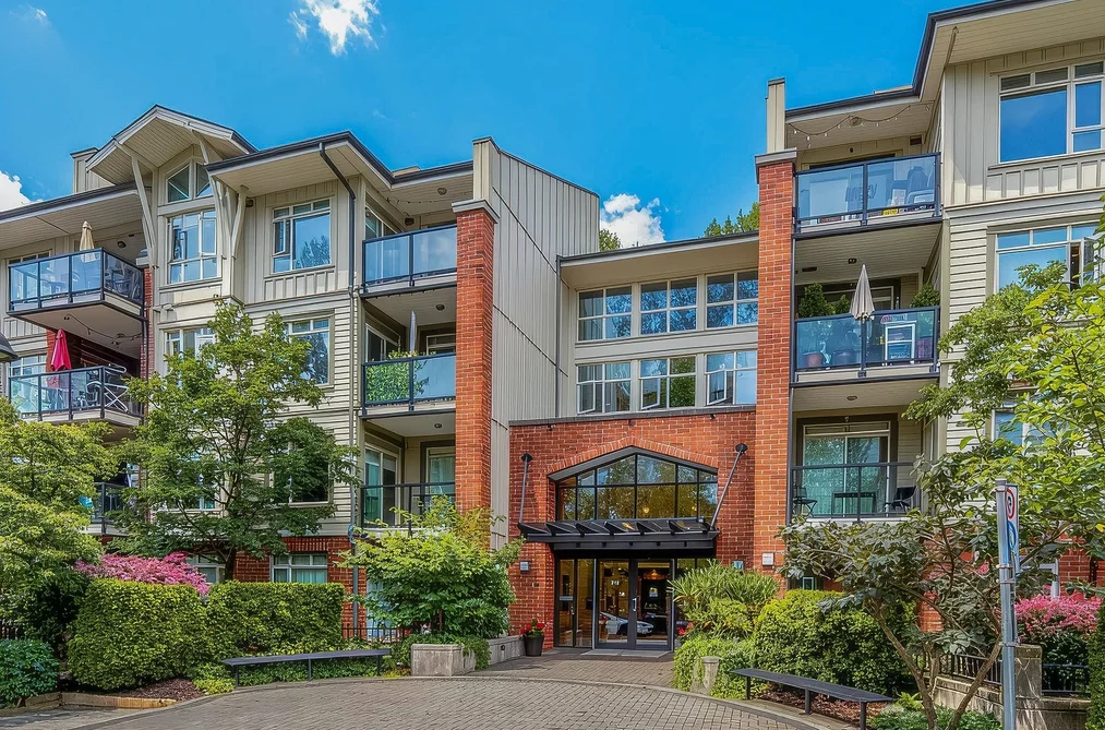 Condo for sale at 304 100 Capilano Road Port Moody British Columbia - MLS: R3150444