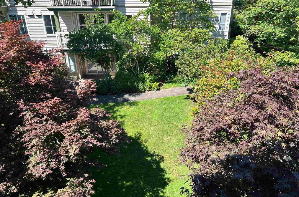 Condo for sale at 304 10665 139 Street Surrey British Columbia - MLS: R3124357
