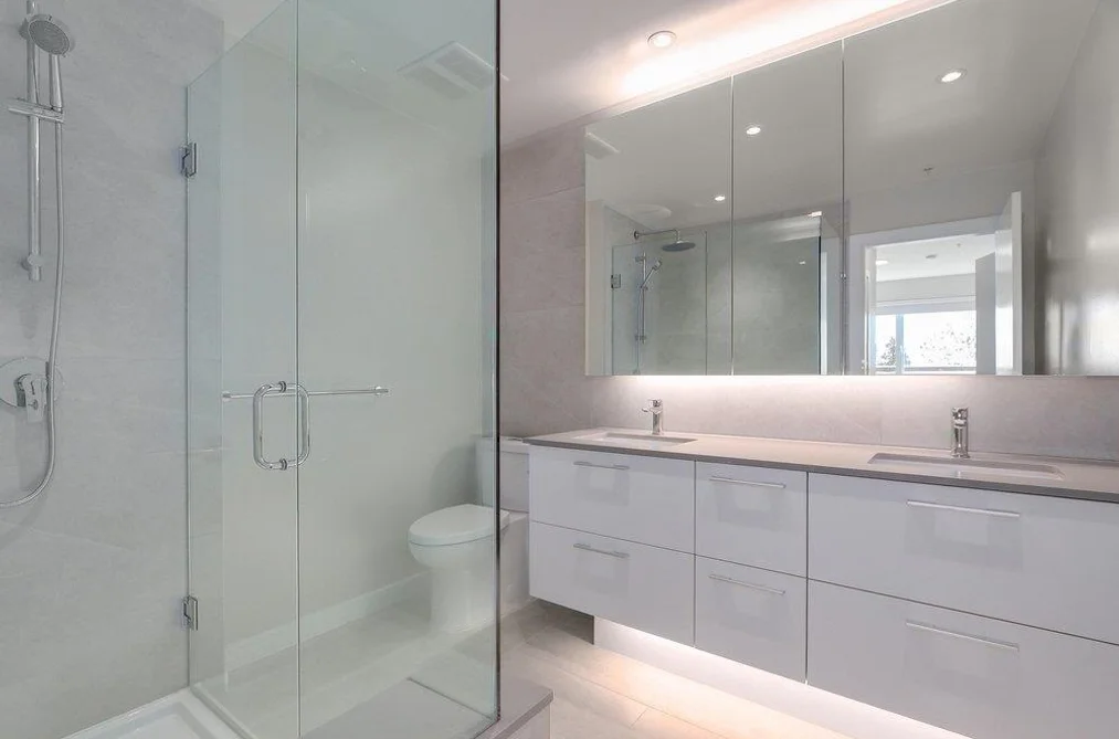 304 110 E 17TH STREET, North Vancouver BC V5V 1A1, Vancouver BC — Residential for Sale - Photo 2