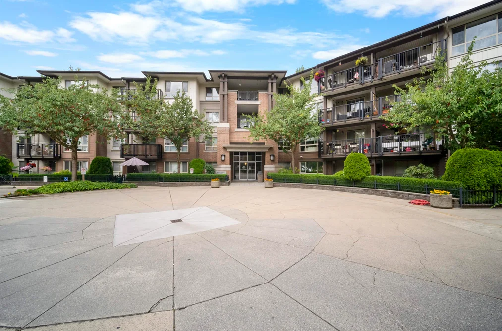 Condo for sale at 304 11665 Haney Bypass Maple Ridge British Columbia - MLS: R3117797