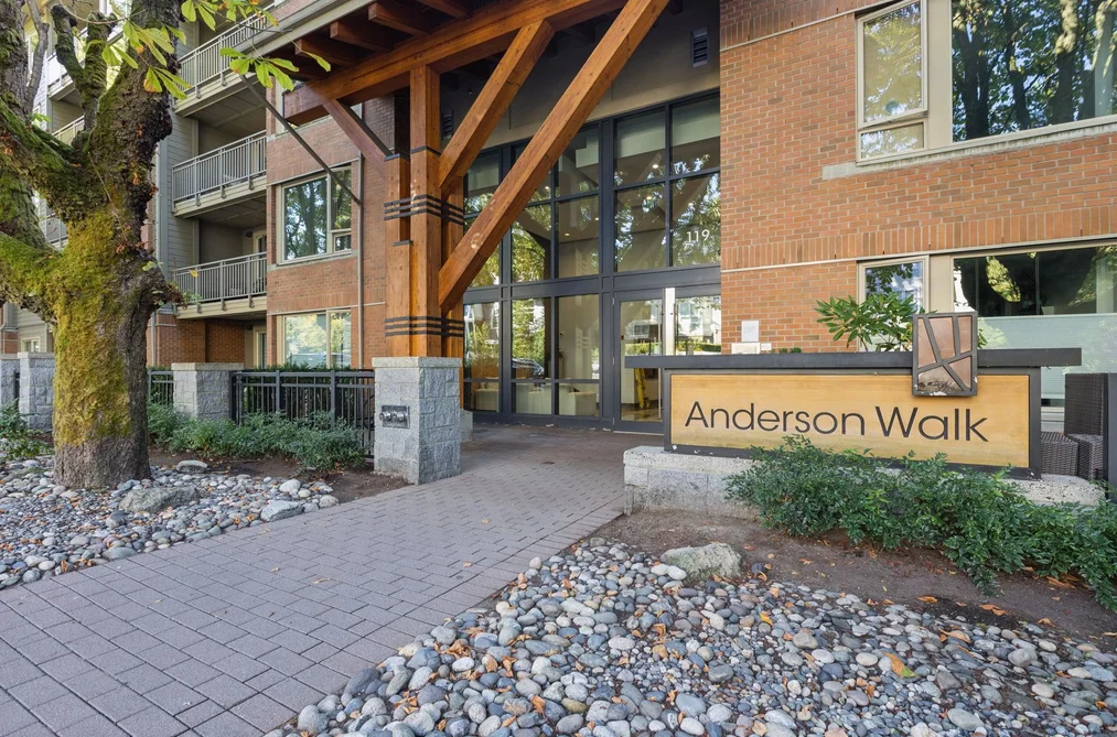 Condo for sale at 304 119 W 22nd Street Street North Vancouver British Columbia - MLS: R3171132