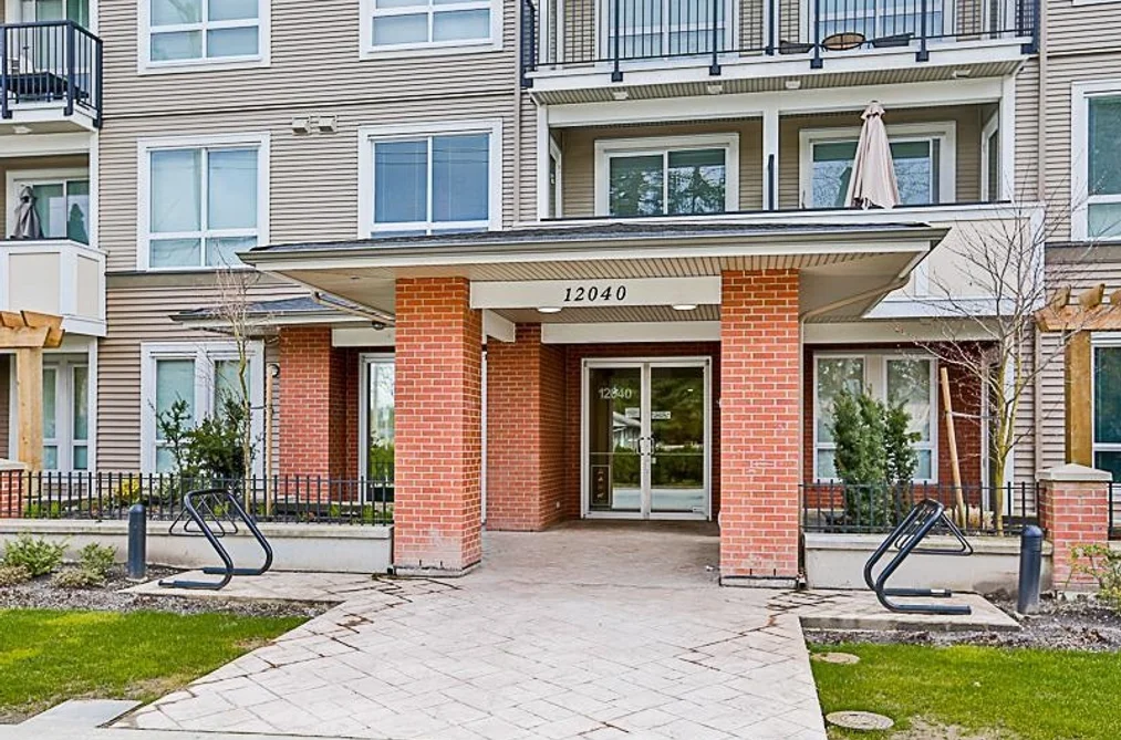 Condo for sale at 304 12040 222 Street Maple Ridge British Columbia - MLS: R3078966