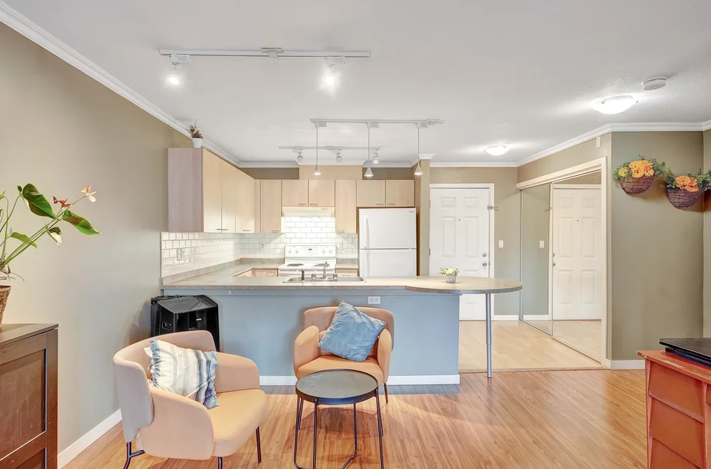 Condo for sale at 304 12083 92a Avenue Surrey British Columbia - MLS: R3122747