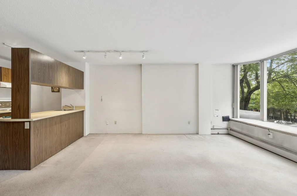 304 1330 BURRARD STREET, Vancouver, BC — Residential for Sale — Photo 11 of 23