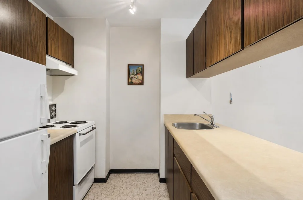 304 1330 BURRARD STREET, Vancouver, BC — Residential for Sale — Photo 14 of 23