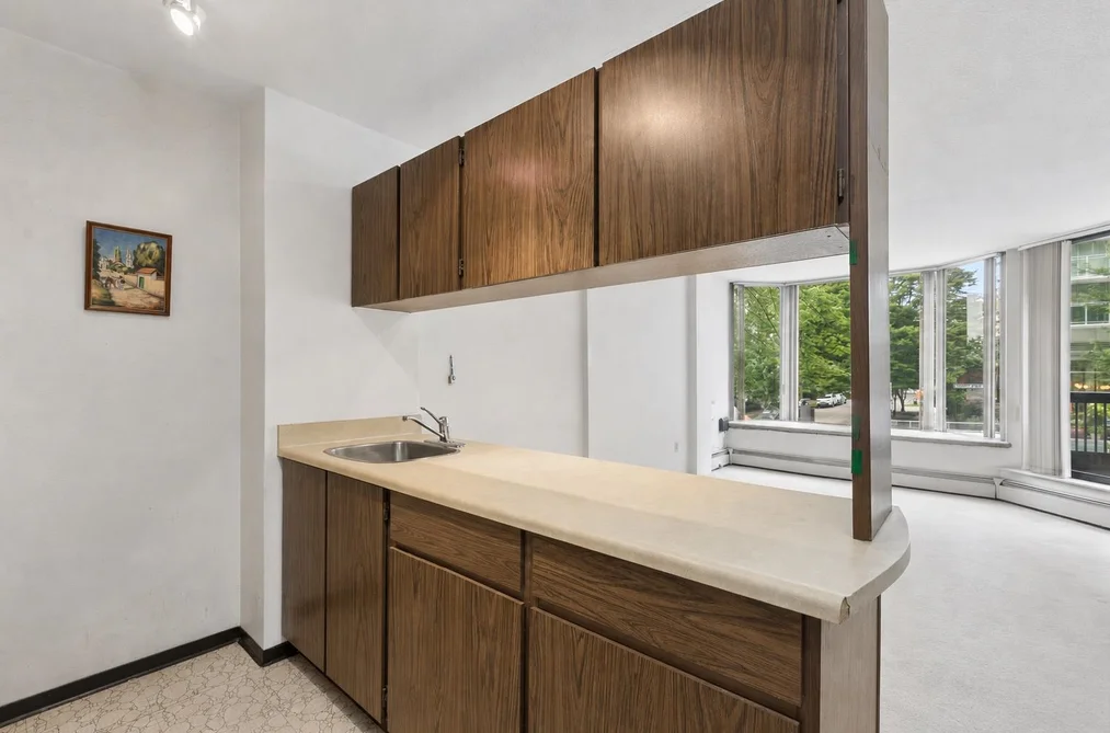 304 1330 BURRARD STREET, Vancouver, BC — Residential for Sale — Photo 15 of 23