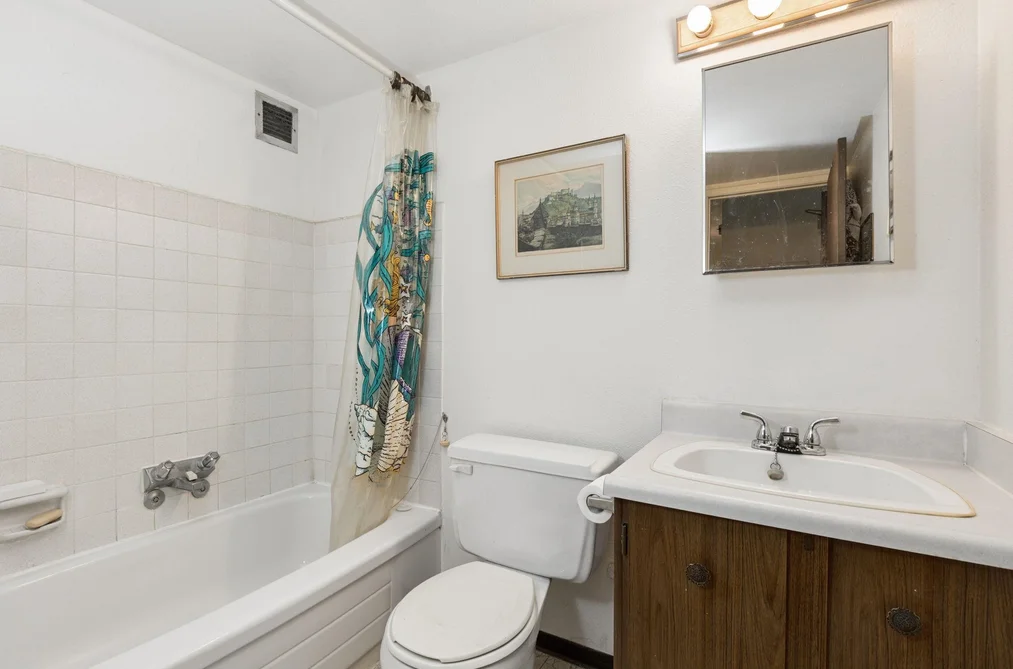 304 1330 BURRARD STREET, Vancouver, BC — Residential for Sale — Photo 16 of 23