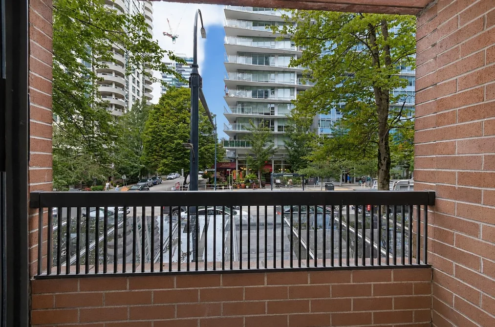 304 1330 BURRARD STREET, Vancouver, BC — Residential for Sale — Photo 17 of 23