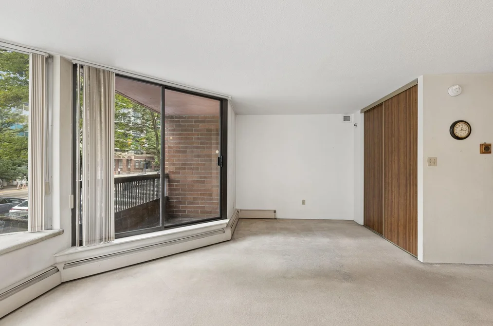 304 1330 BURRARD STREET, Vancouver, BC — Residential for Sale — Photo 8 of 23