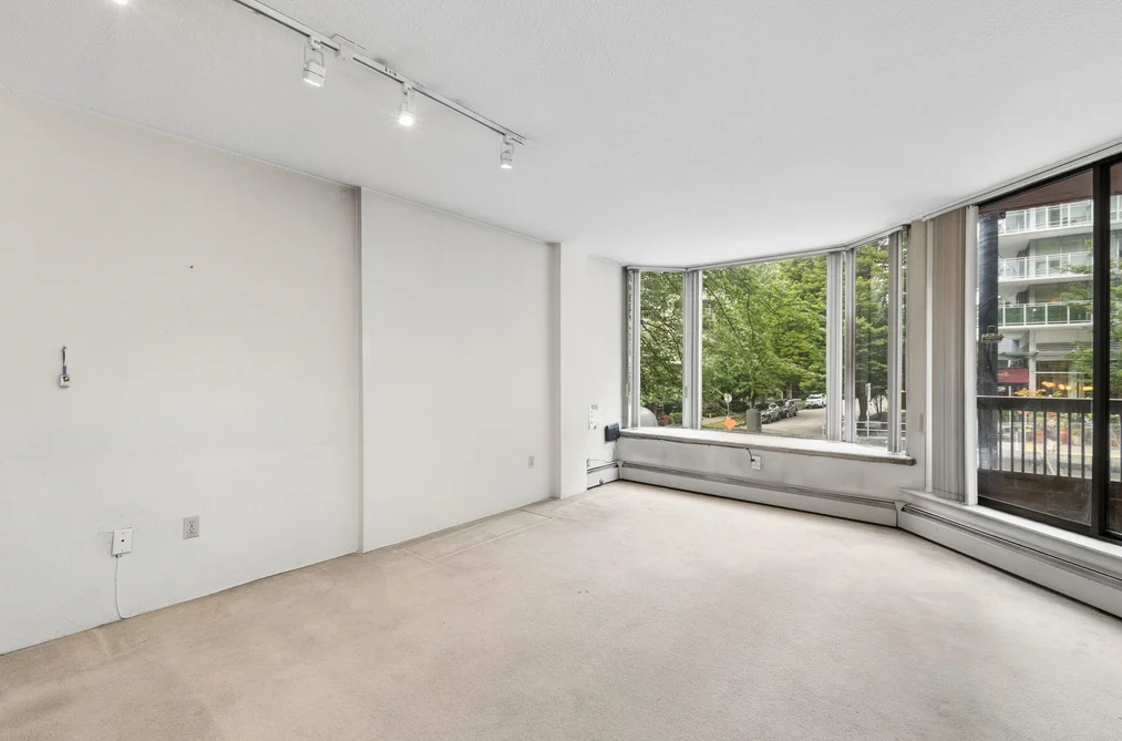 304 1330 BURRARD STREET, Vancouver, BC — Residential for Sale — Photo 9 of 23