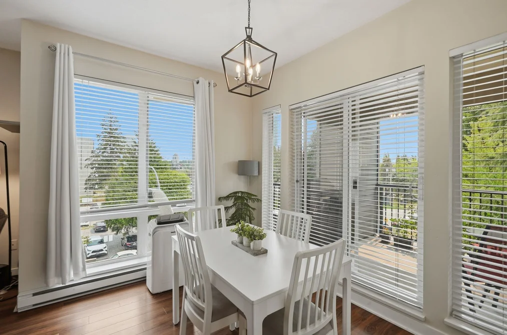Condo for sale at 304 13339 102a Avenue Surrey British Columbia - MLS: R3153335