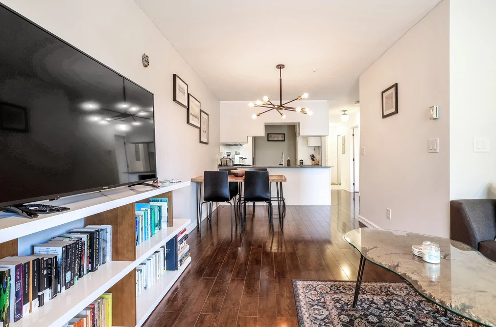 304 135 ELEVENTH STREET, New Westminster BC V3M 4C7, New Westminster BC — Residential for Sale - Photo 3