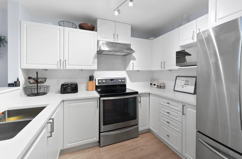 304 137 W 17TH STREET, North Vancouver BC V7M 1V5, North Vancouver BC — Residential for Sale - Photo 3