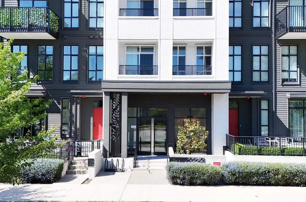 Condo for sale at 304 13963 105 Boulevard Surrey British Columbia - MLS: R3132522