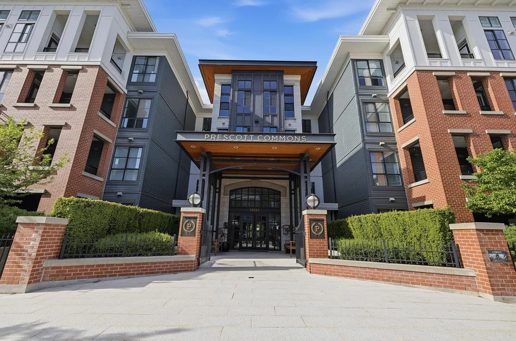 Condo for sale at 304 15137 33 Avenue Surrey British Columbia - MLS: R3122942