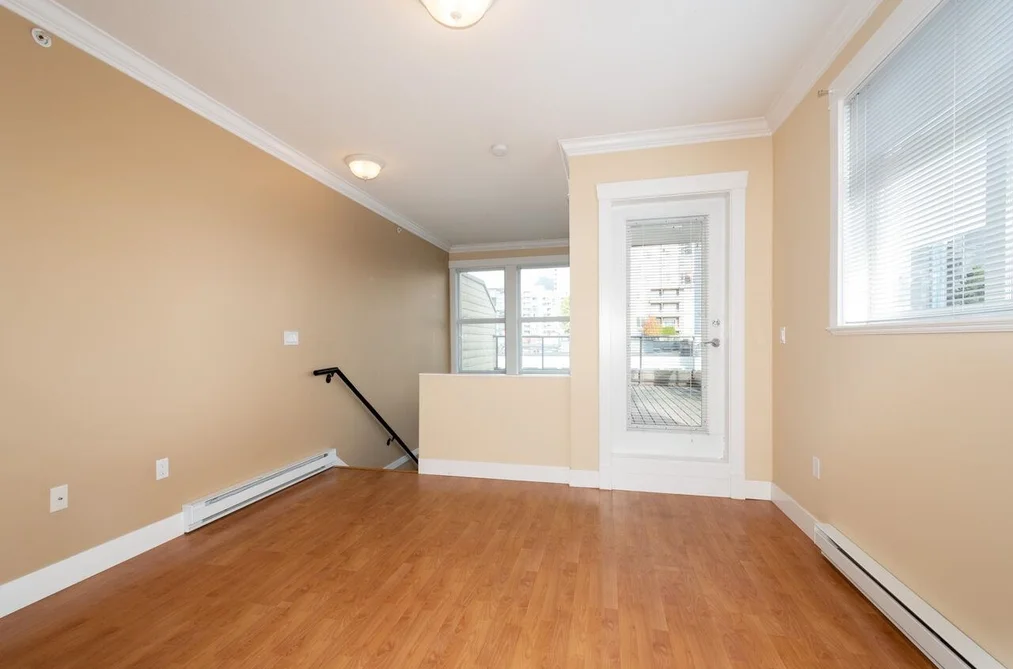 304 152 E 12TH STREET, North Vancouver BC V7L 2J4, North Vancouver BC — Residential for Sale - Photo 2