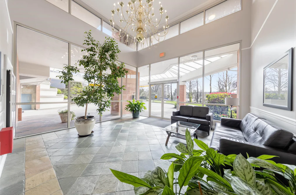 304 160 W KEITH ROAD, North Vancouver BC V7M 3M2, North Vancouver BC — Residential for Sale - Photo 3