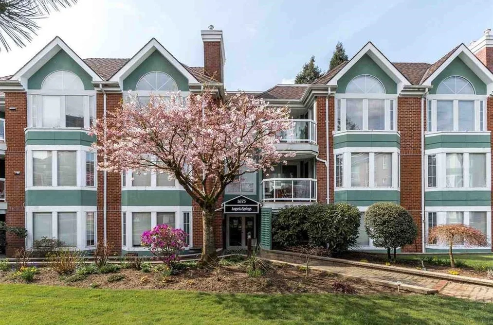 Condo for sale at 304 1675 Augusta Avenue Burnaby British Columbia - MLS: R3106060