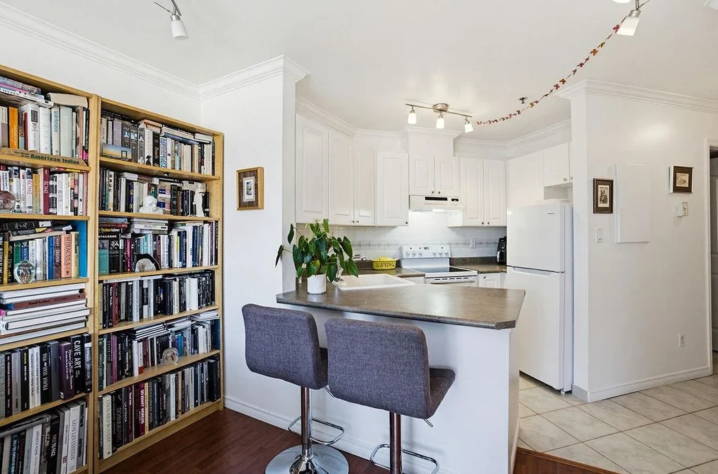 304 2025 STEPHENS STREET, Vancouver BC V6K 3W2, Vancouver BC — Residential for Sale — Photo 2 of 25