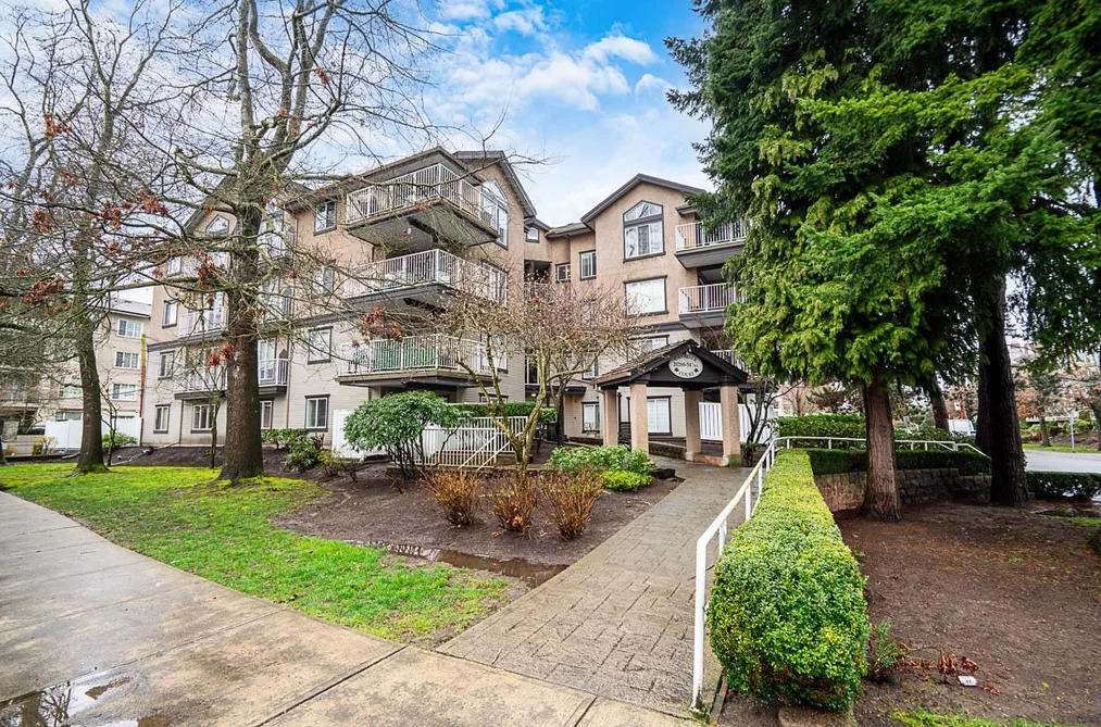 Condo for sale at 304 20288 54 Avenue Langley British Columbia - MLS: R3100697