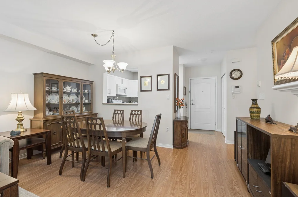 304 - 2059 Chesterfield Avenue, North Vancouver, BC - MLS: R3174804 - Photo 6 304 - 2059 Chesterfield Avenue, North Vancouver, BC - MLS: R3174804 - Photo 6