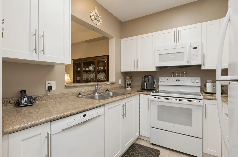 304 - 2059 Chesterfield Avenue, North Vancouver, BC - MLS: R3174804 - Photo 7 304 - 2059 Chesterfield Avenue, North Vancouver, BC - MLS: R3174804 - Photo 7
