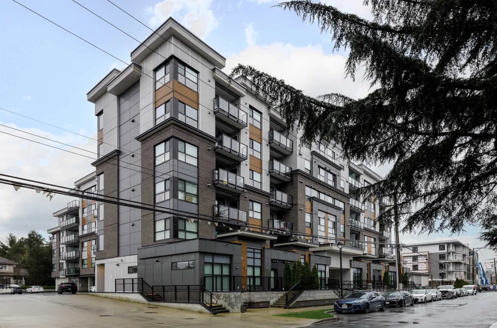 Condo for sale at 304 20695 Eastleigh Crescent Langley British Columbia - MLS: R3097712