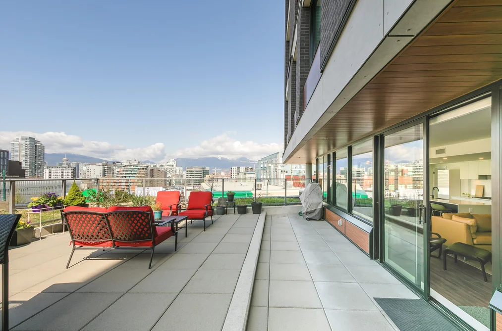 Condo for sale at 304 210 E 5th Avenue Vancouver British Columbia - MLS: R3166357