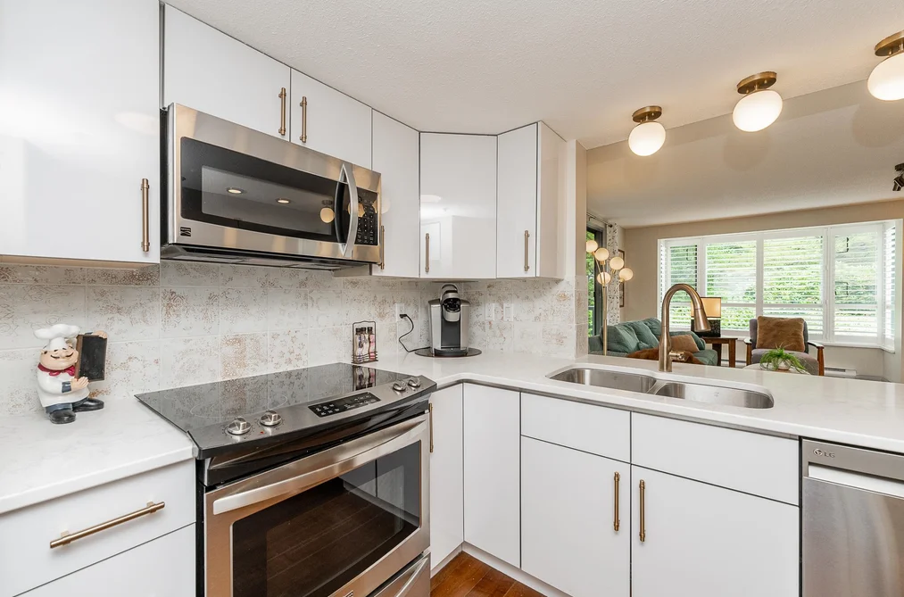 304 220 NEWPORT DRIVE, Port Moody BC V3H 5B8, Port Moody BC — Residential for Sale — Photo 3 of 40