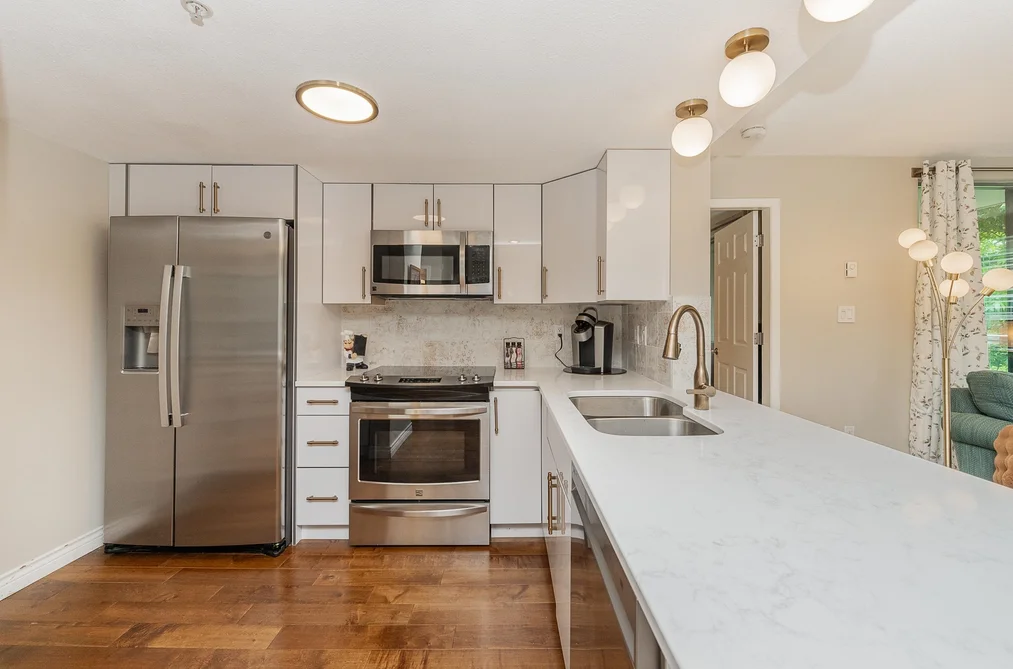 304 220 NEWPORT DRIVE, Port Moody BC V3H 5B8, Port Moody BC — Residential for Sale — Photo 4 of 40