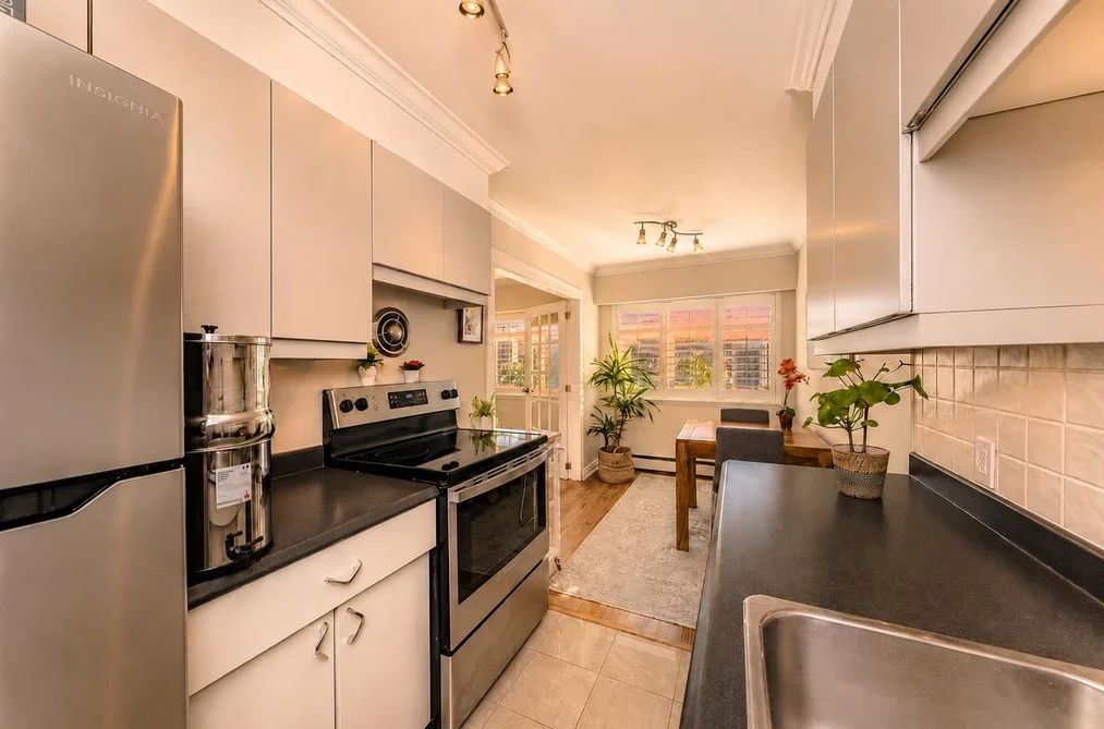 305 2430 POINT GREY ROAD, Vancouver BC V6K 1A2, Vancouver BC — Residential for Sale - Photo 2