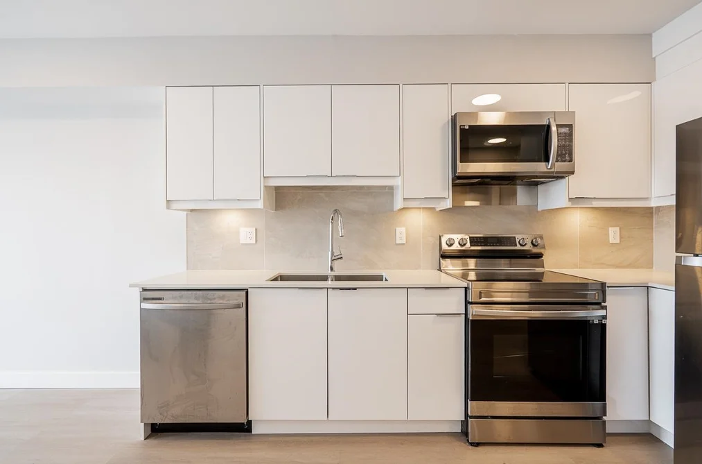 304 3050 KINGSWAY, Vancouver BC V5R 5J7, Vancouver BC — Residential for Sale - Photo 2