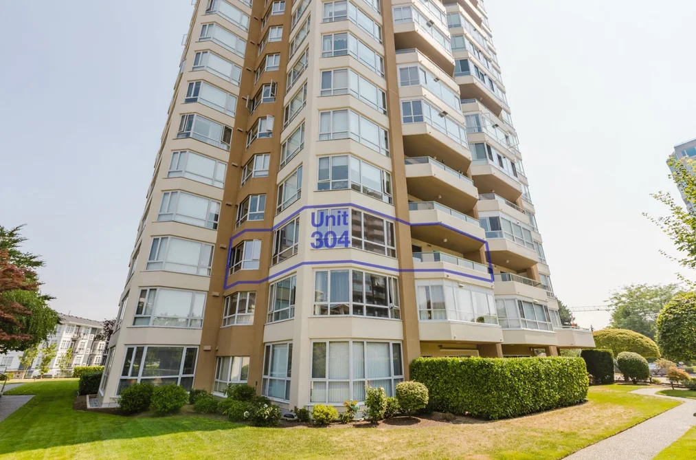 Condo for sale at 304 3190 Gladwin Road Abbotsford British Columbia - MLS: R3154229