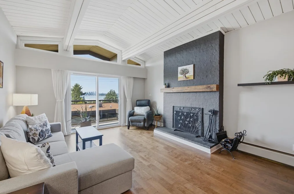 Condo for sale at 304 325 W 3rd Street North Vancouver British Columbia - MLS: R3158659
