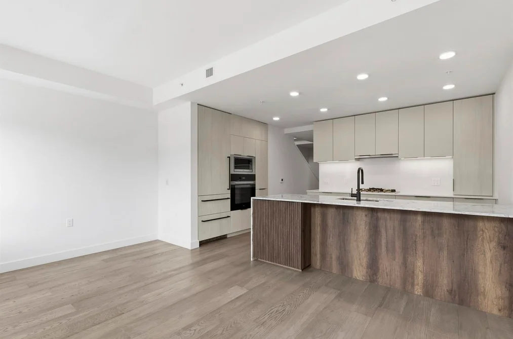Condo for sale at 304 3590 W 39th Avenue Vancouver British Columbia - MLS: R3103682